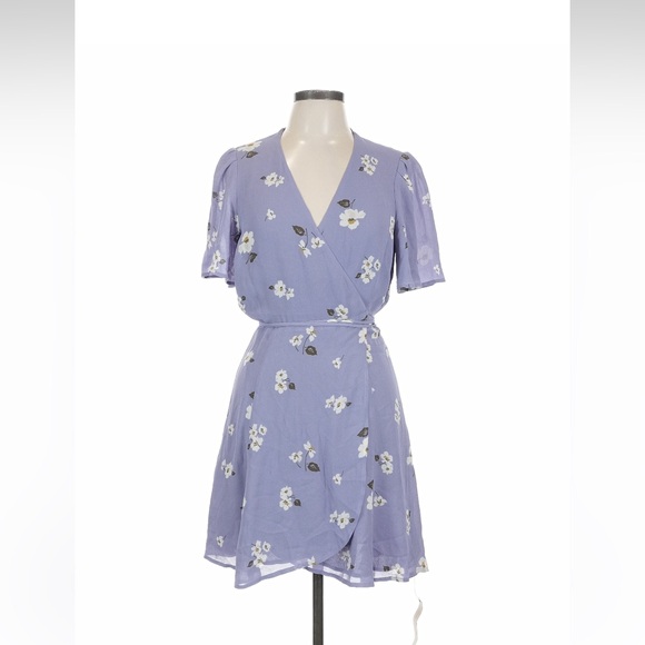 NWT reformation Adele wrap dress purple floral size large - Picture 4 of 7